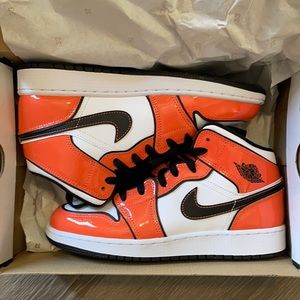 Jordan 1 Turf Orange Mids SE GS